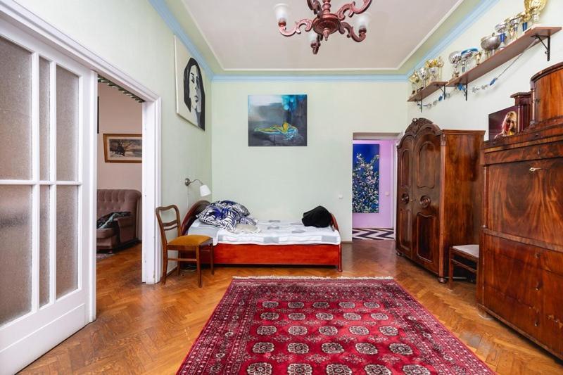 Fine Art Luxury 110 M2 , 3 Min Walk To Main Square Apartment *