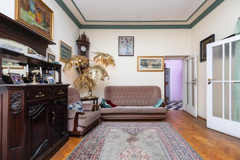 Fine Art Luxury 110 M2 , 3 Min Walk To Main Square Apartment
